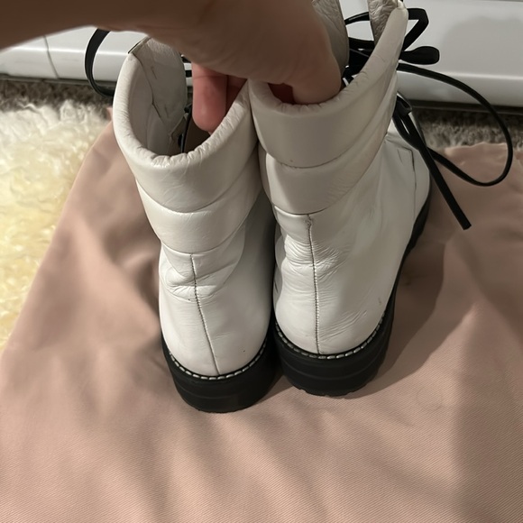 Stuart Weitzman Round Toe Block Heel Lace-Up Leather Combat Boots (size 8) - Picture 4 of 14